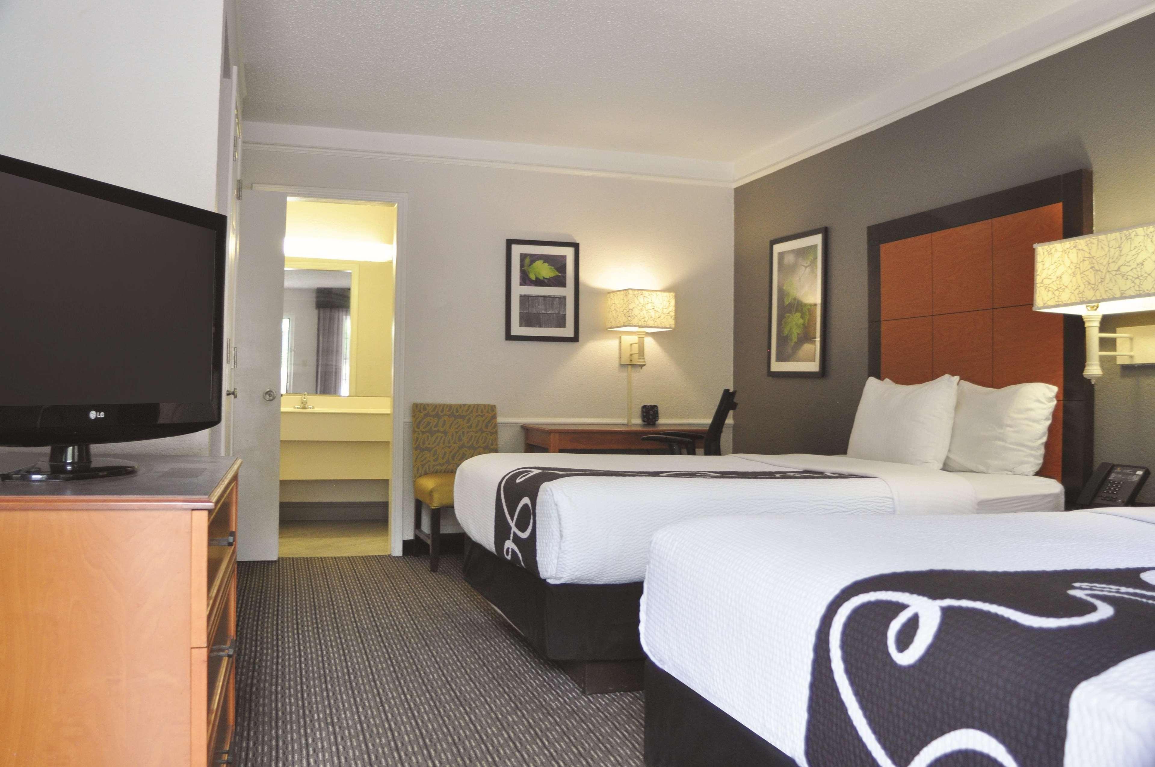 La Quinta Inn By Wyndham Dallas Uptown Экстерьер фото