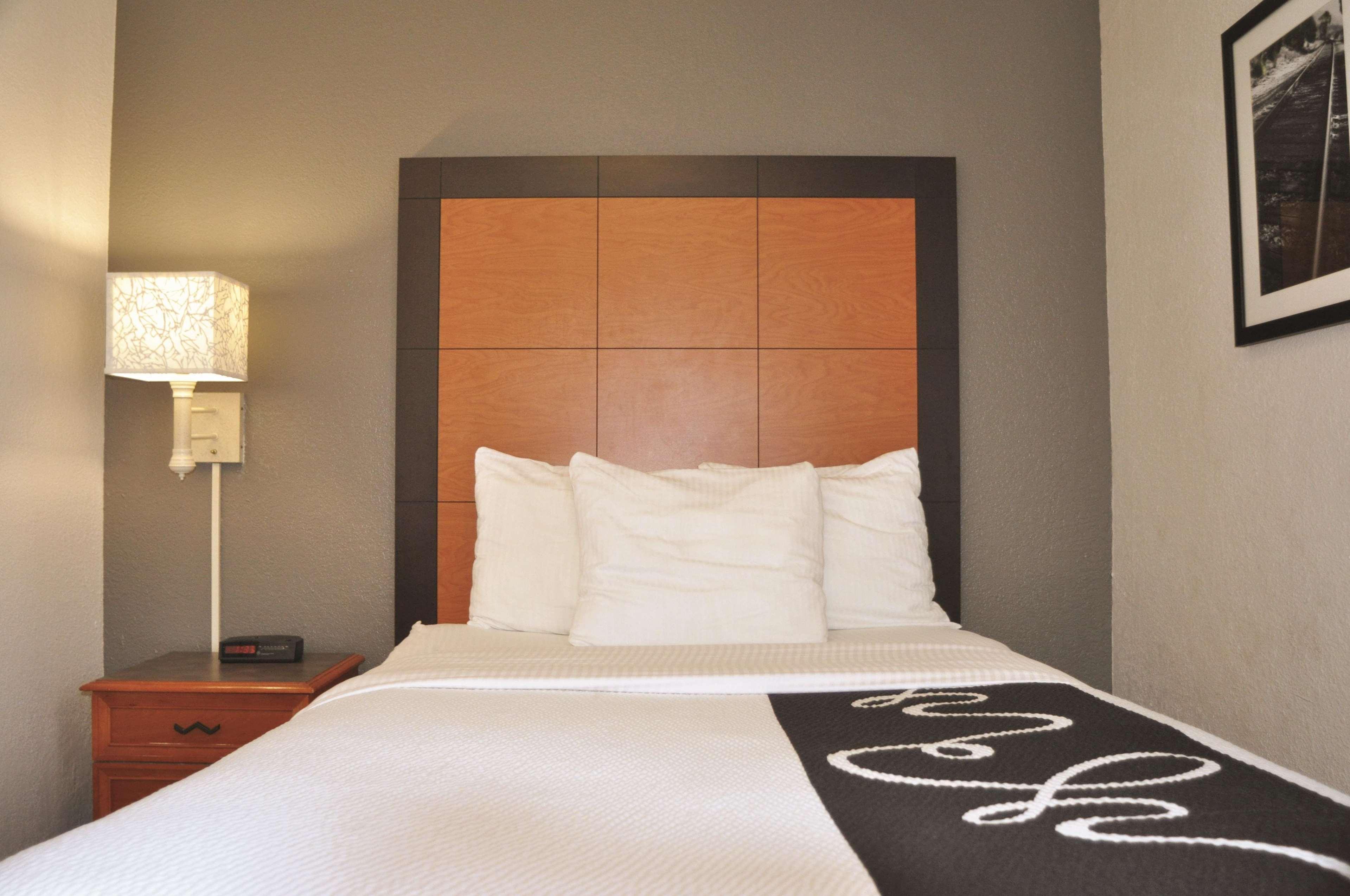 La Quinta Inn By Wyndham Dallas Uptown Экстерьер фото