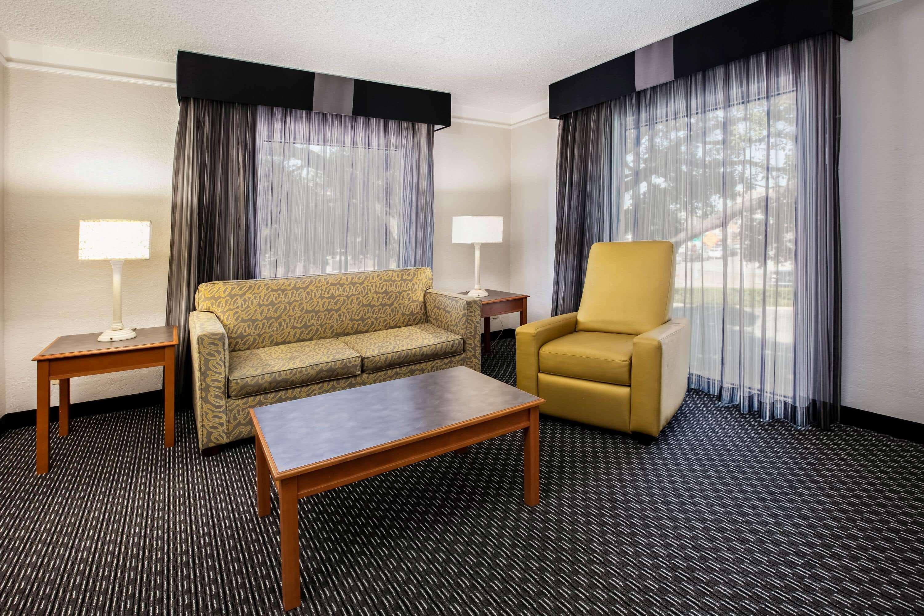 La Quinta Inn By Wyndham Dallas Uptown Экстерьер фото