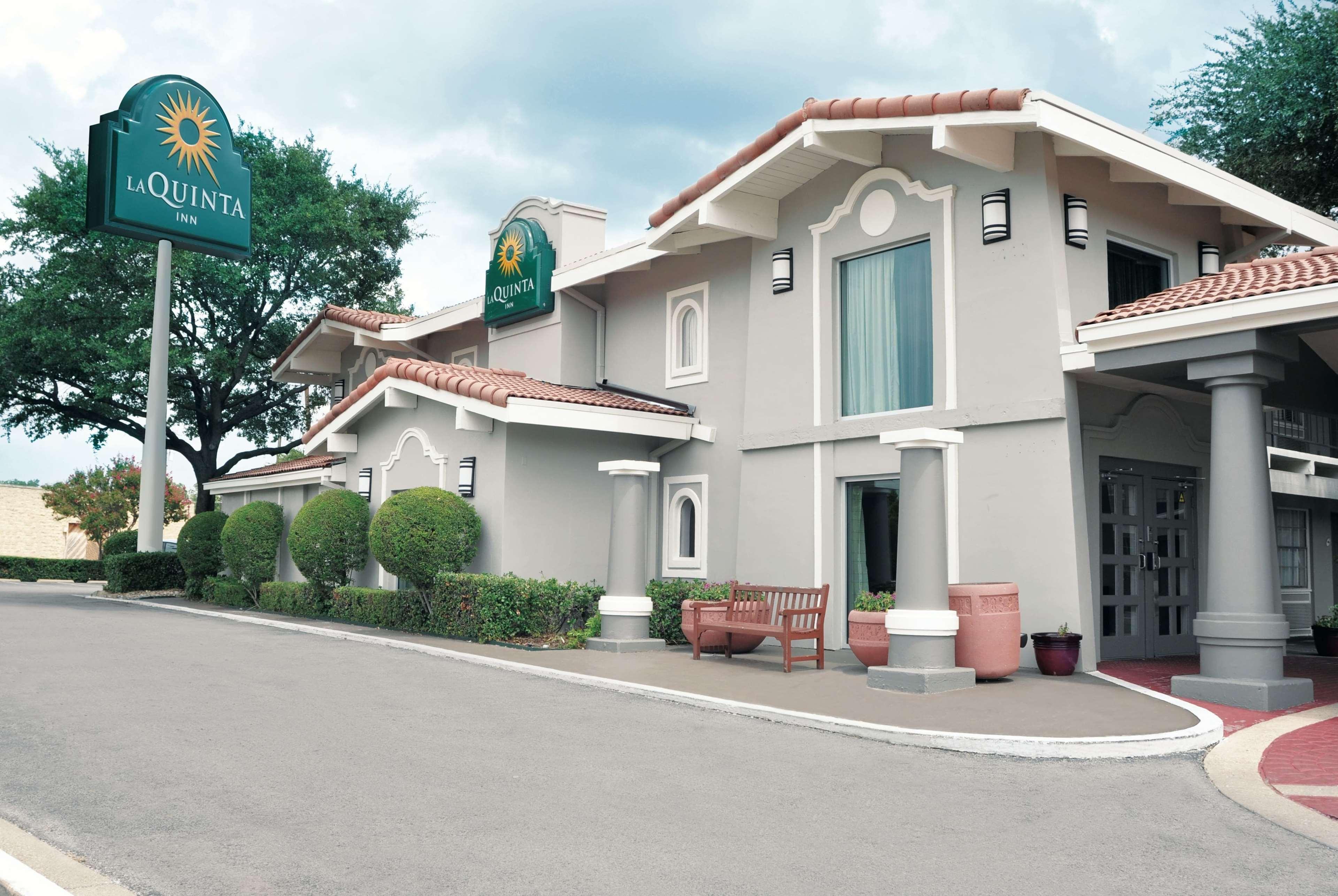 La Quinta Inn By Wyndham Dallas Uptown Экстерьер фото