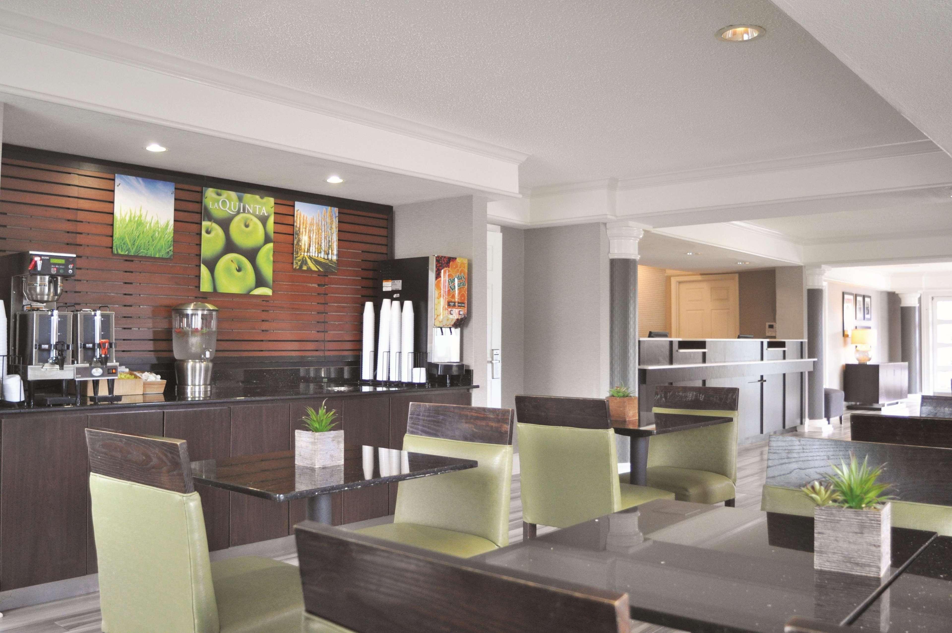 La Quinta Inn By Wyndham Dallas Uptown Экстерьер фото