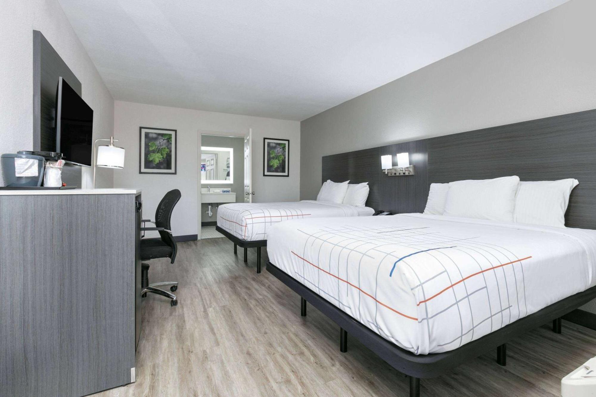 La Quinta Inn By Wyndham Dallas Uptown Экстерьер фото