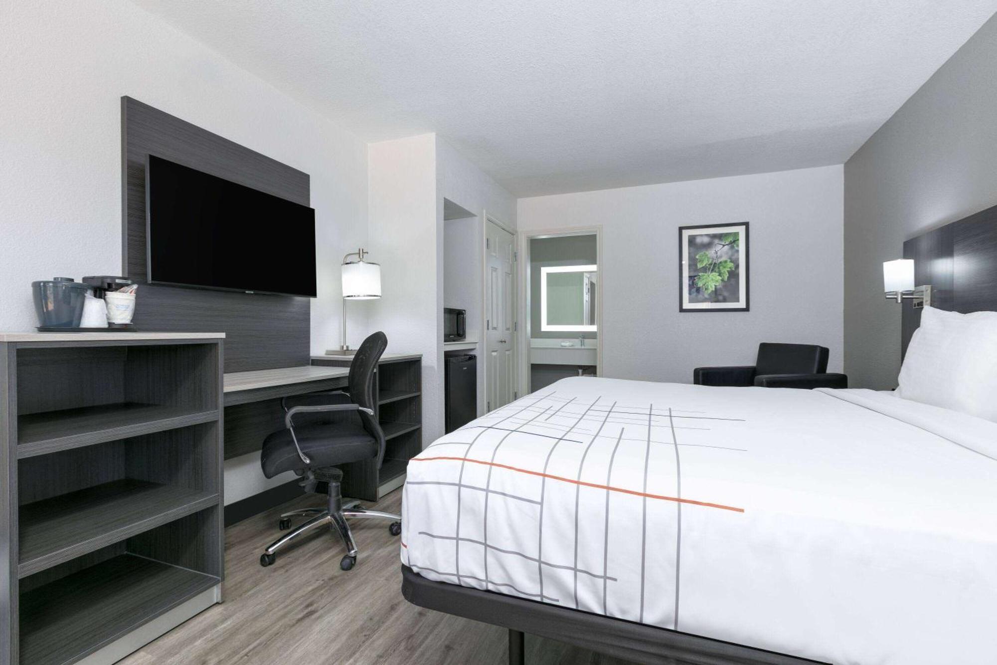 La Quinta Inn By Wyndham Dallas Uptown Экстерьер фото