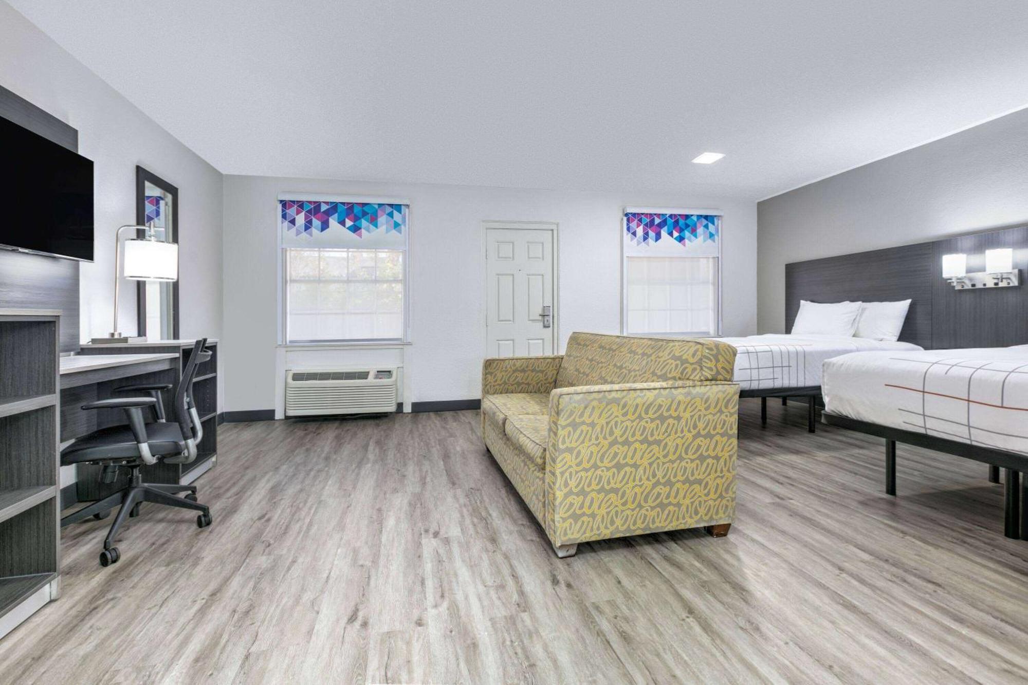La Quinta Inn By Wyndham Dallas Uptown Экстерьер фото
