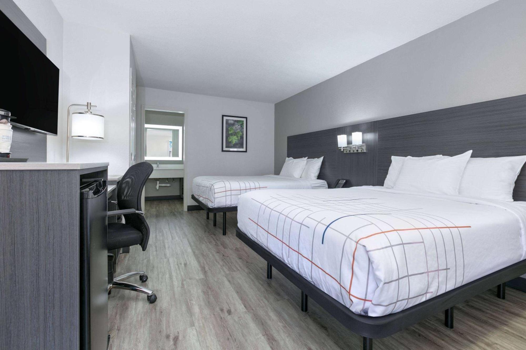 La Quinta Inn By Wyndham Dallas Uptown Экстерьер фото