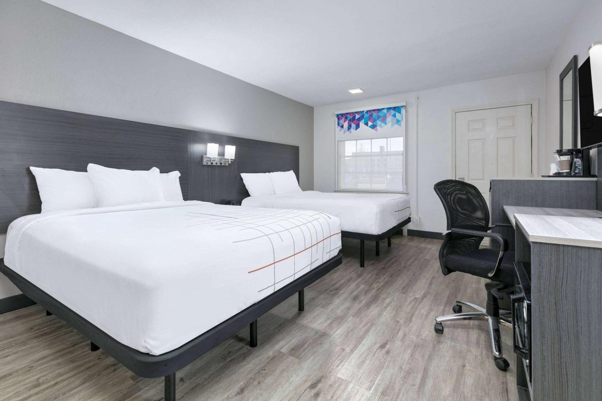 La Quinta Inn By Wyndham Dallas Uptown Экстерьер фото
