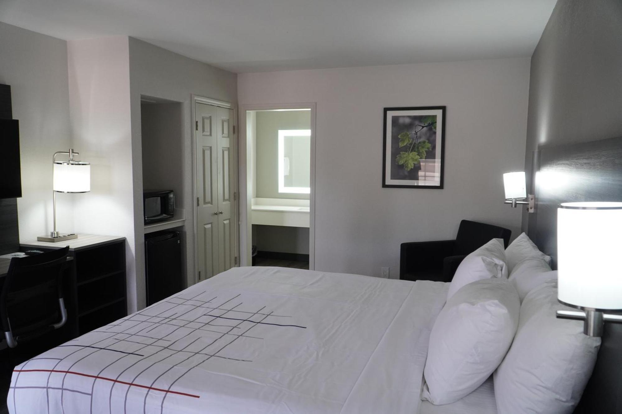 La Quinta Inn By Wyndham Dallas Uptown Экстерьер фото
