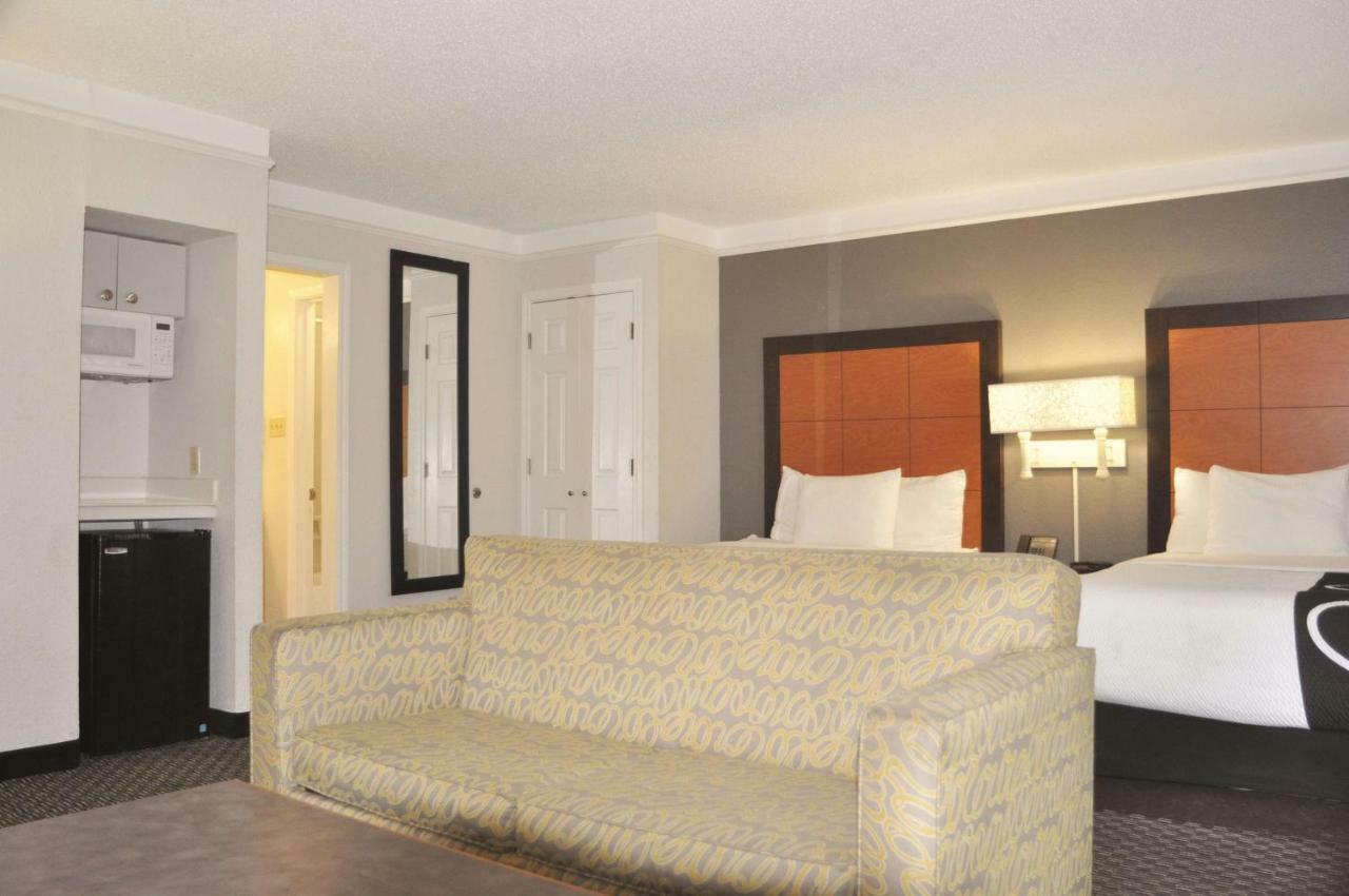 La Quinta Inn By Wyndham Dallas Uptown Экстерьер фото