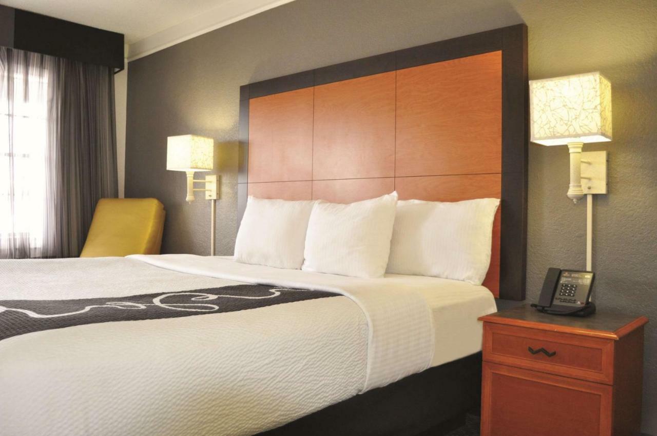 La Quinta Inn By Wyndham Dallas Uptown Экстерьер фото